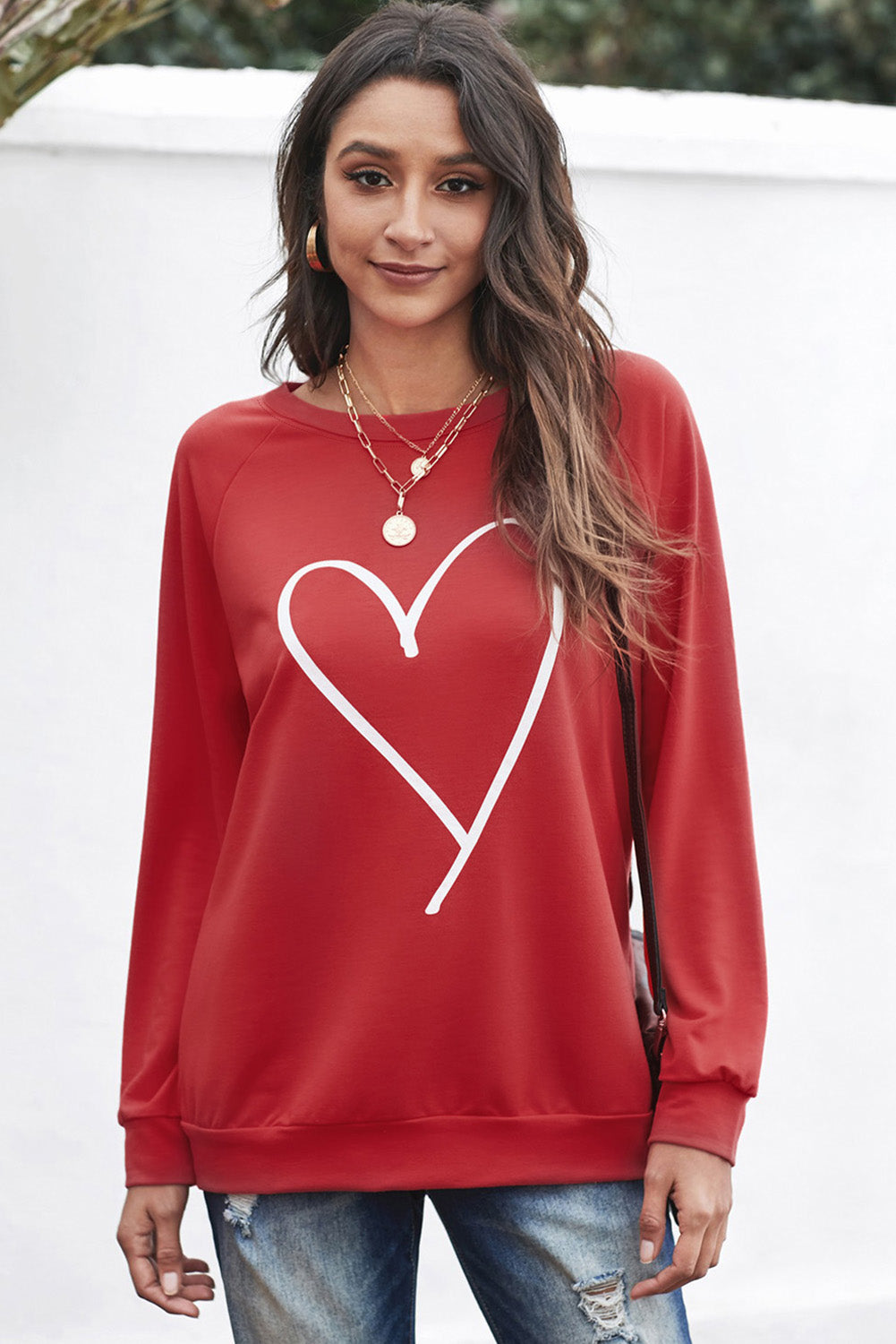 Black Simple Heart Graphic Valentine's Sweatshirt