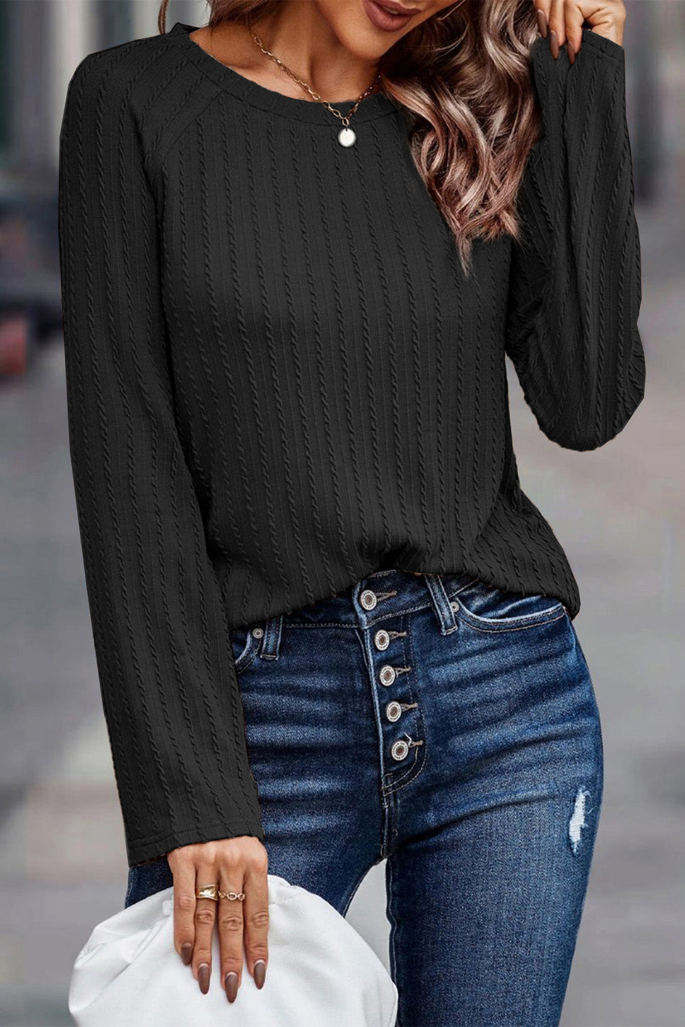 Črna rebrasta pletena majica z dolgimi rokavi z okroglim izrezom