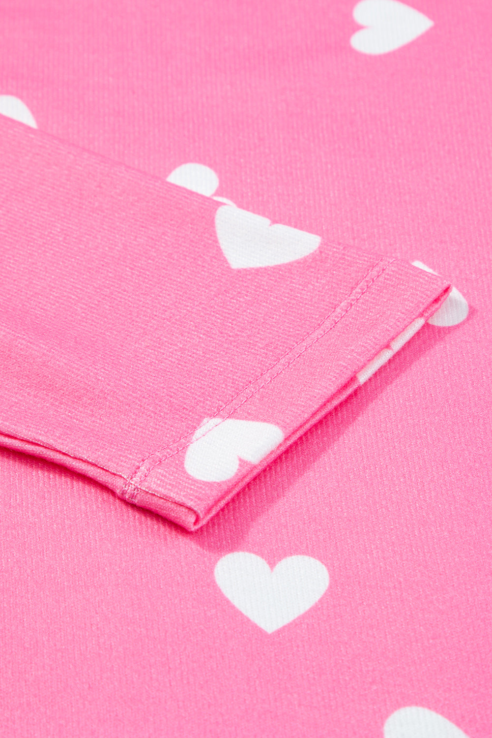 Ensemble de détente rose avec t-shirt à manches longues et short à imprimé cœur Saint-Valentin