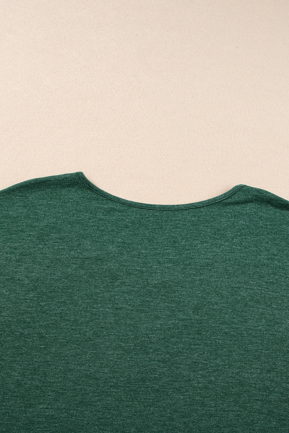 Schwarzgrünes, übergroßes T-Shirt mit Häkelspitze
