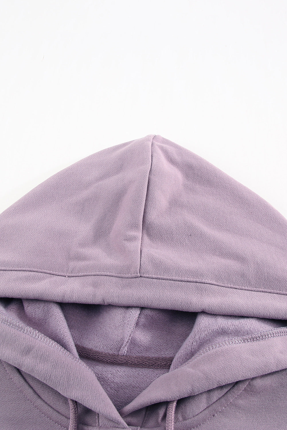 Sweat à capuche violet avec bouton-pression et poche