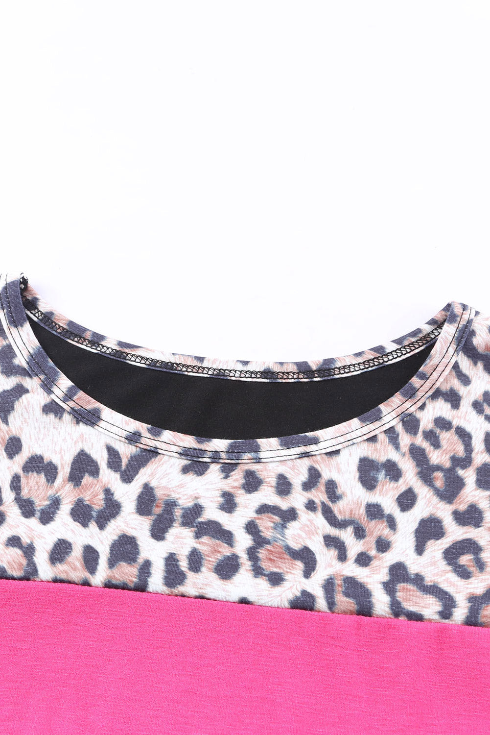 T-shirt con giunture color block leopardo nero