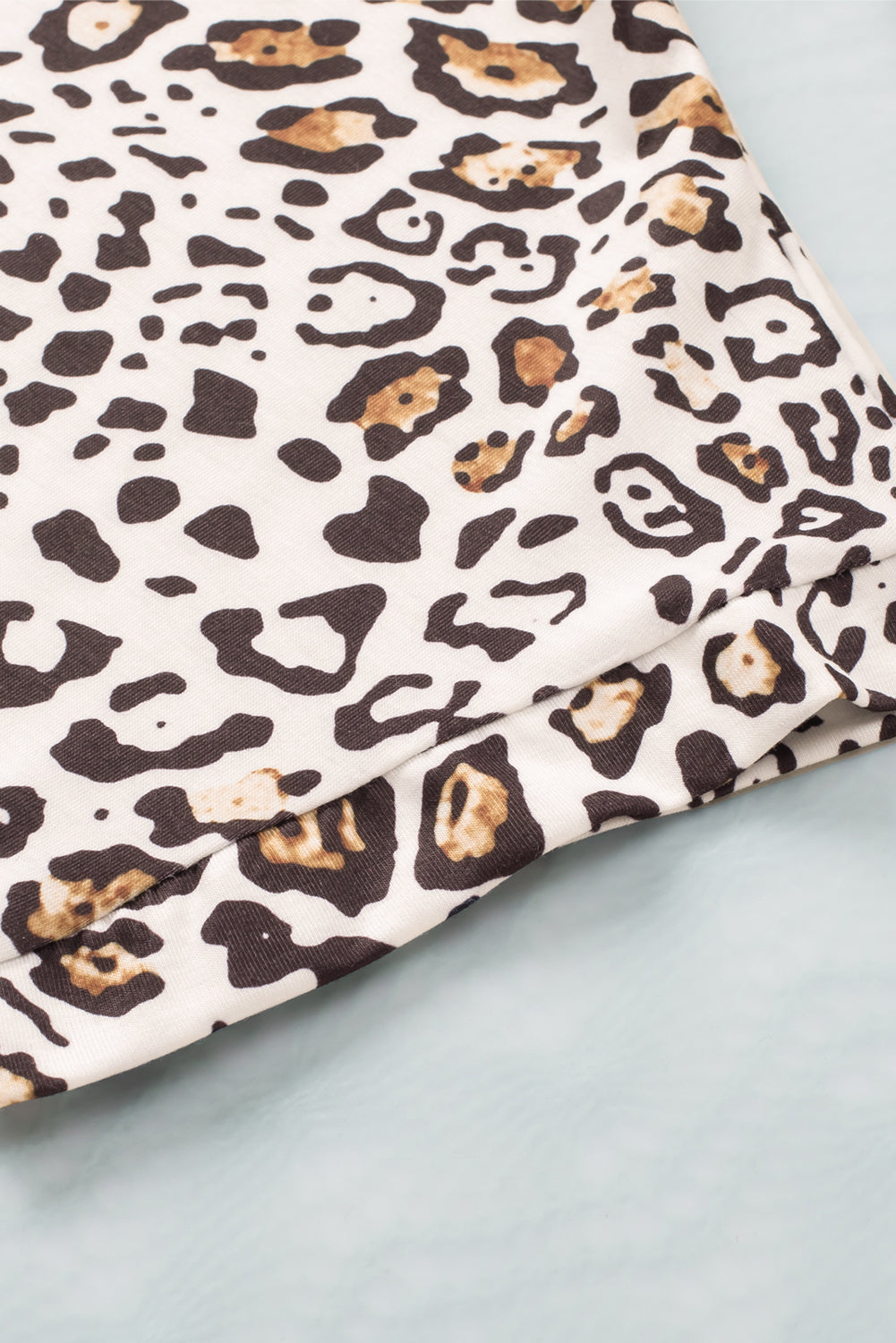 Leopard Leopard print široka majica s V izrezom