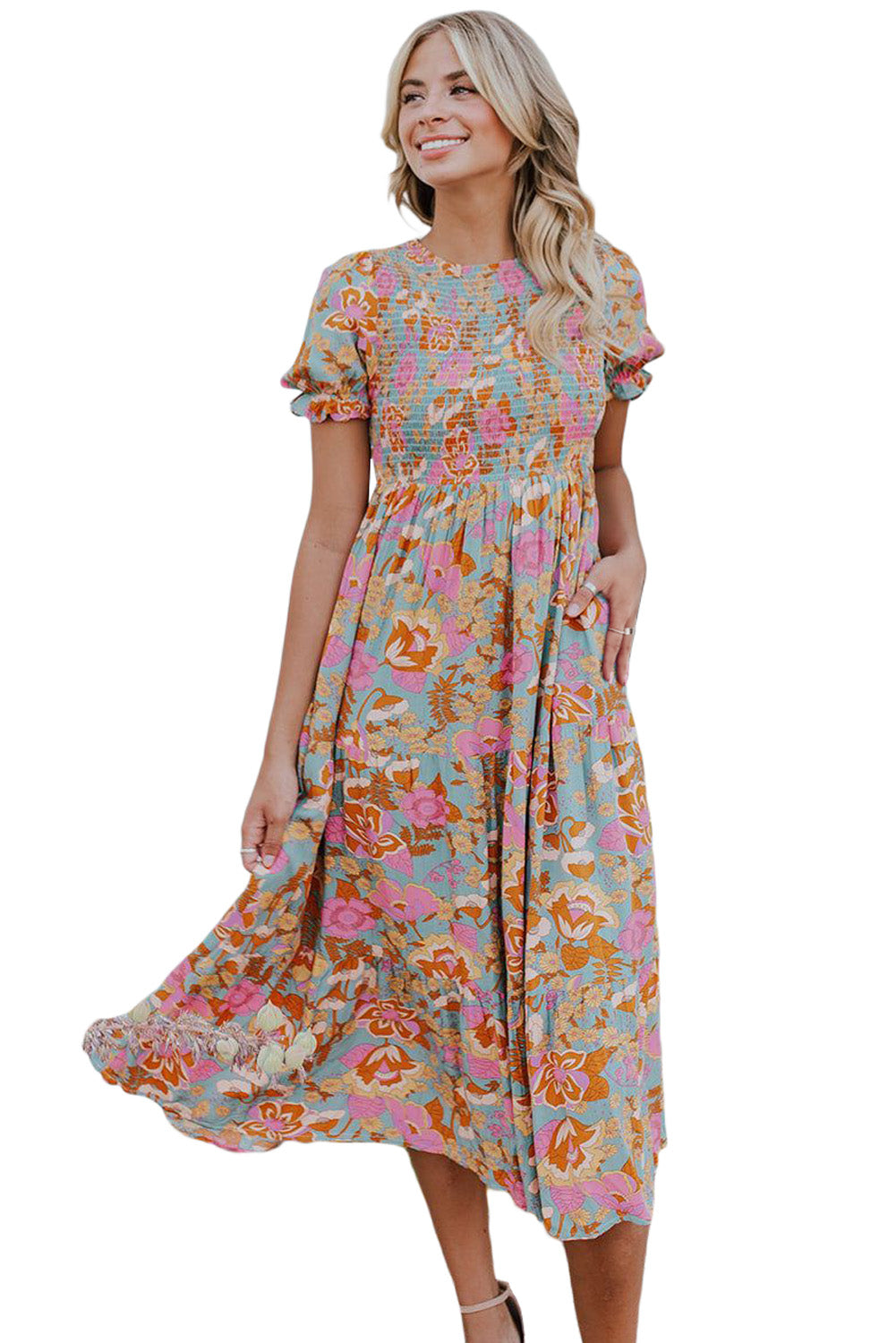 Nebeskoplava haljina s lepršavim volanima s cvjetnim mjehurićima