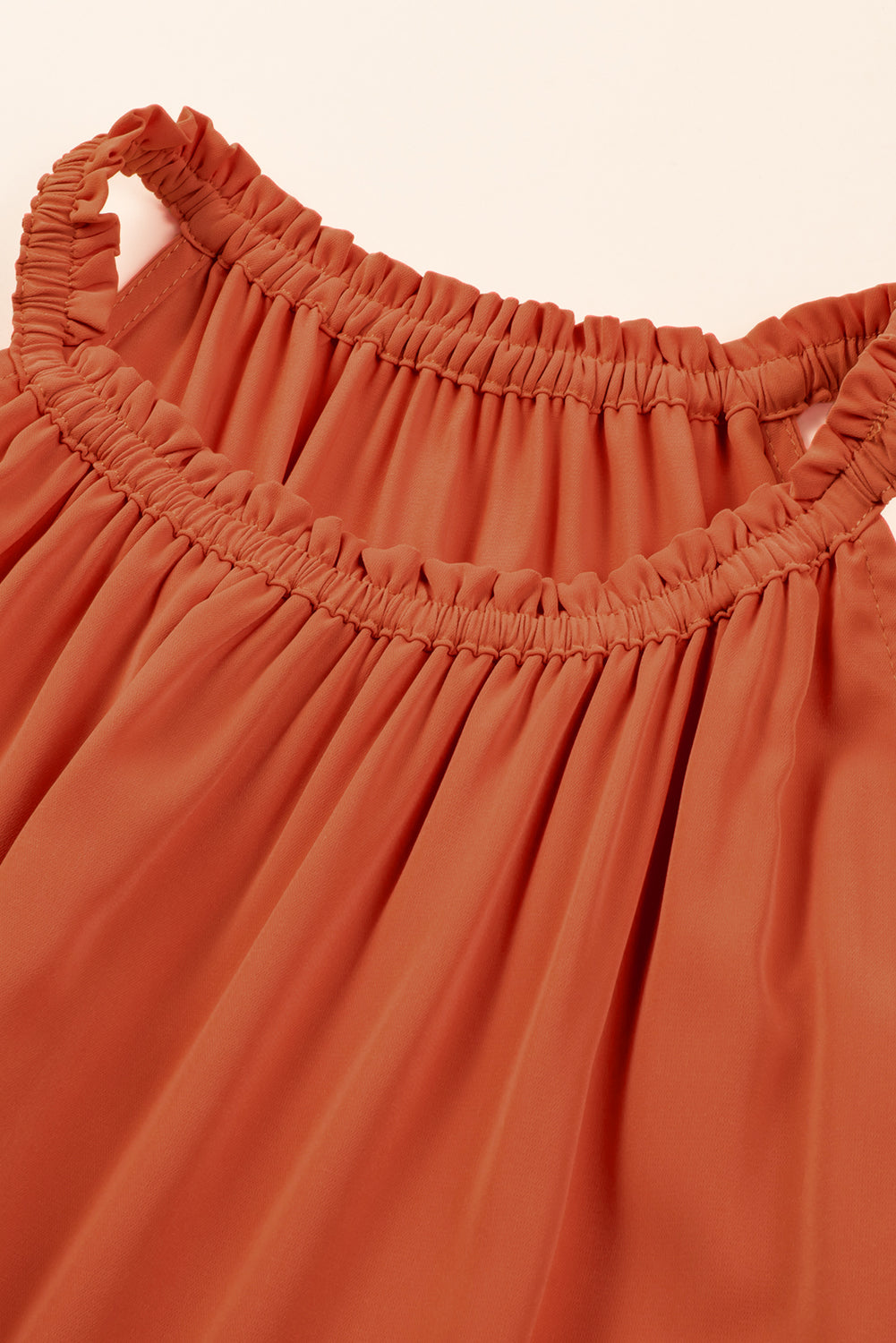 Rdeče oranžna dolga obleka brez rokavov z naboranimi robovi velike velikosti