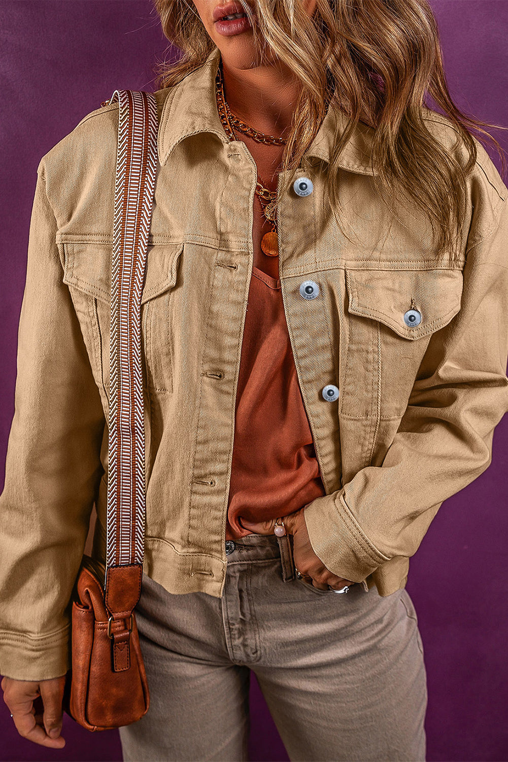 Veste en jean avec bouton en métal et poche à rabat uni en lin