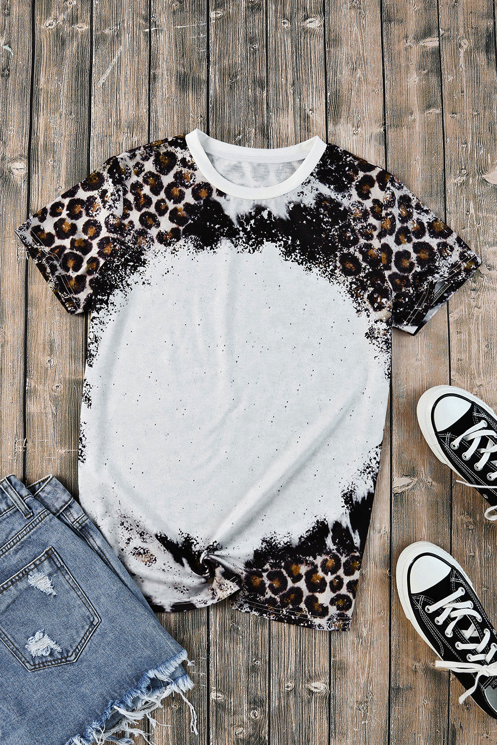 Gebleichtes T-Shirt mit Leoparden-Mix und Animal-Print