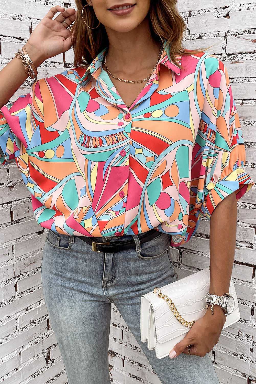 Camicia ampia con maniche a sbuffo e mezza stampa geometrica astratta multicolore