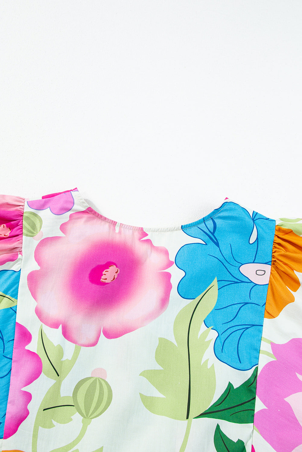 Babydoll-Kleid mit Rosen-Blumenmuster und Schlitz am Ausschnitt