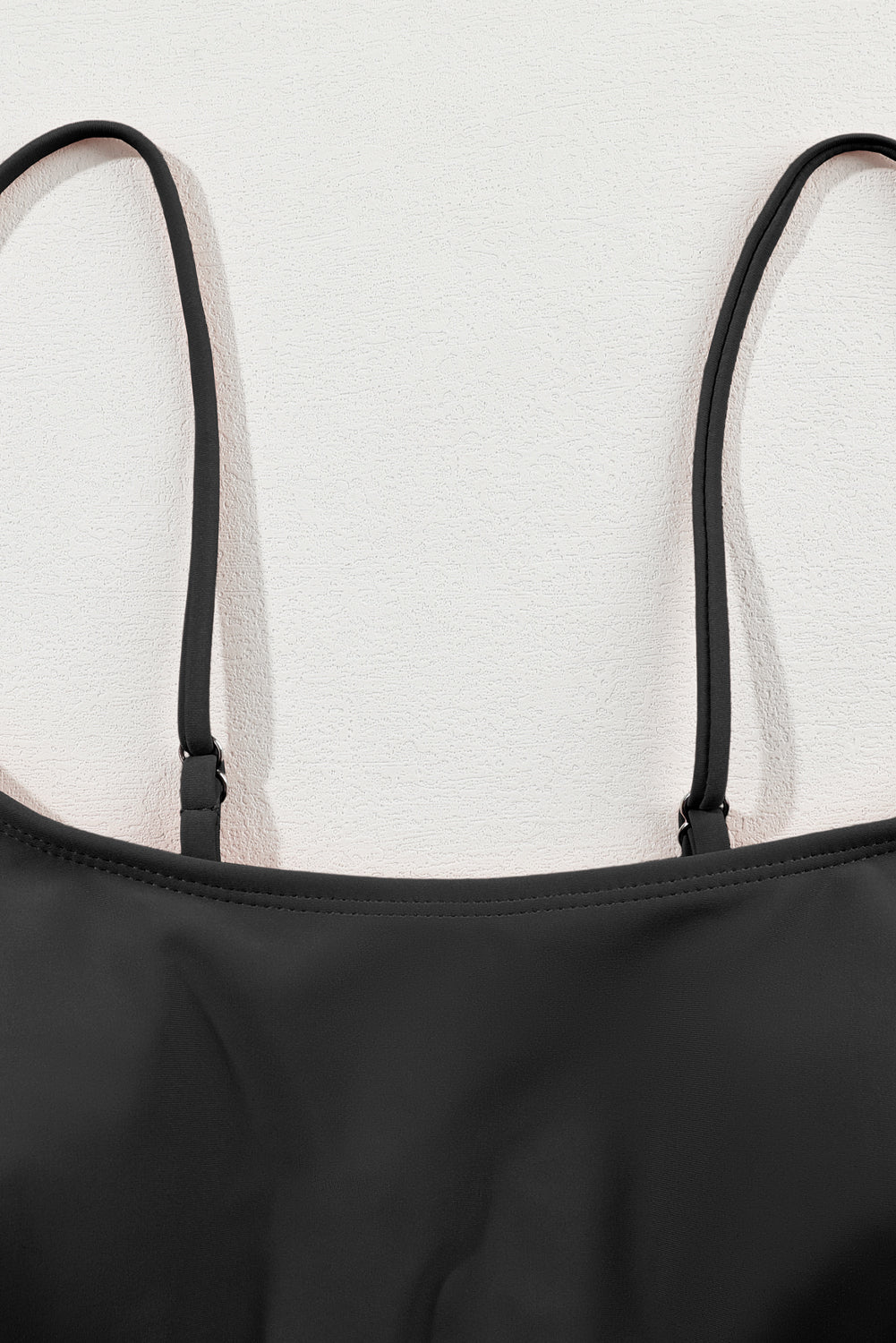 Schwarz gestreifter Patchwork-Bikini-Badeanzug mit Spaghettiträgern und hoher Taille