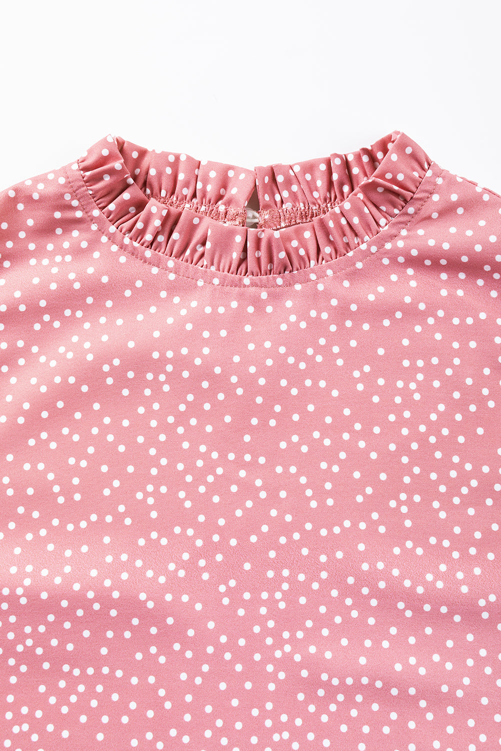 Rožnata bluza s pikami in naborki, s plapolastimi rokavi in ​​ovratnikom