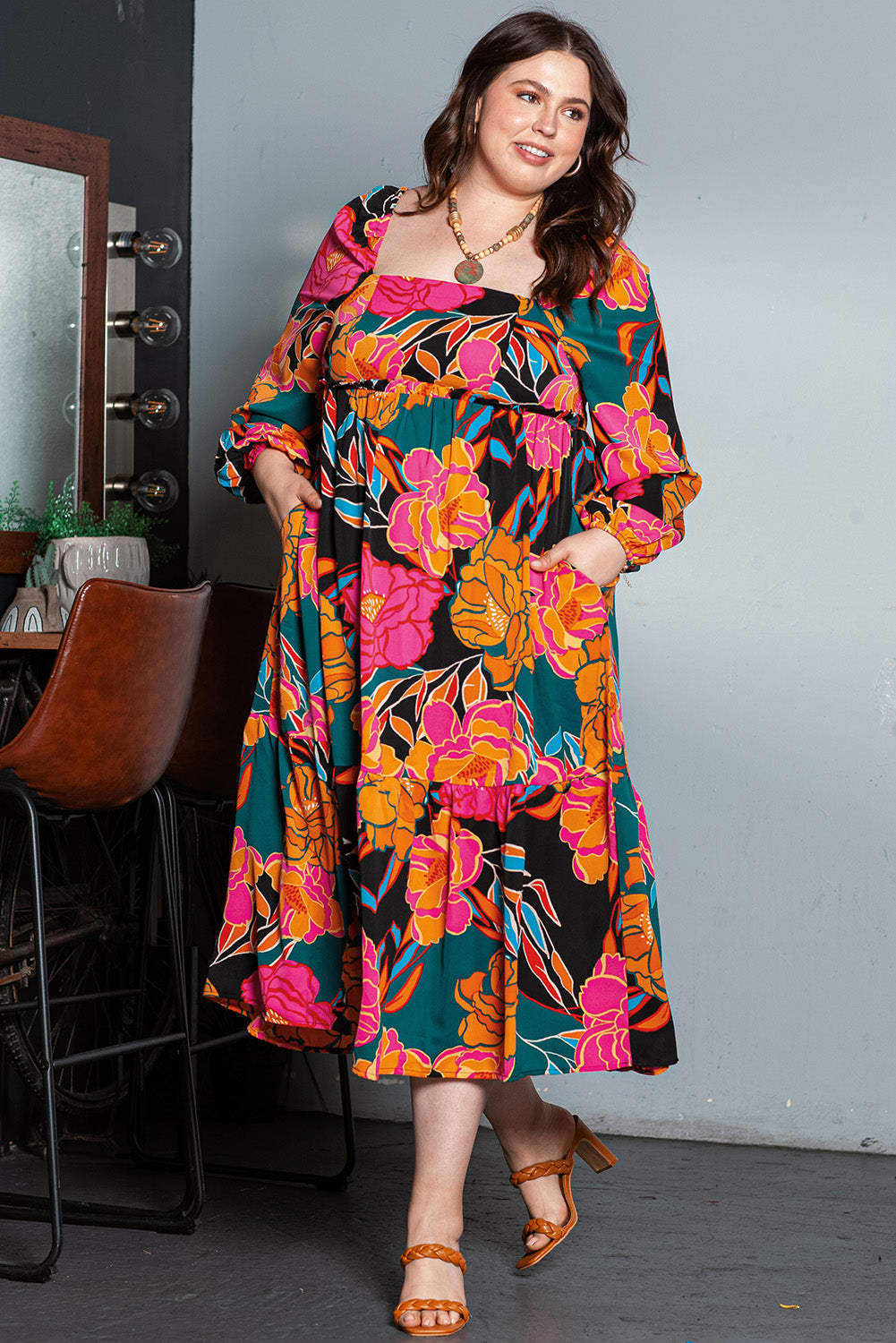 Večbarvna obleka velike velikosti s kvadratnim izrezom in visokim pasom s cvetličnim vzorcem