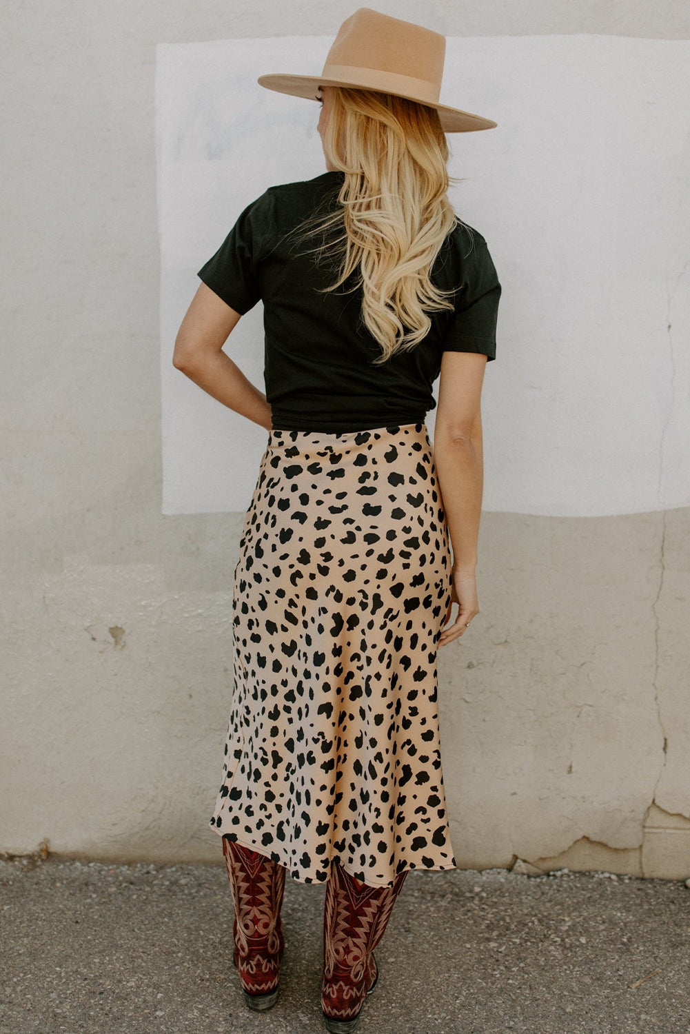 Kaki midi suknja s leopard mrljama i podijeljenim rubom