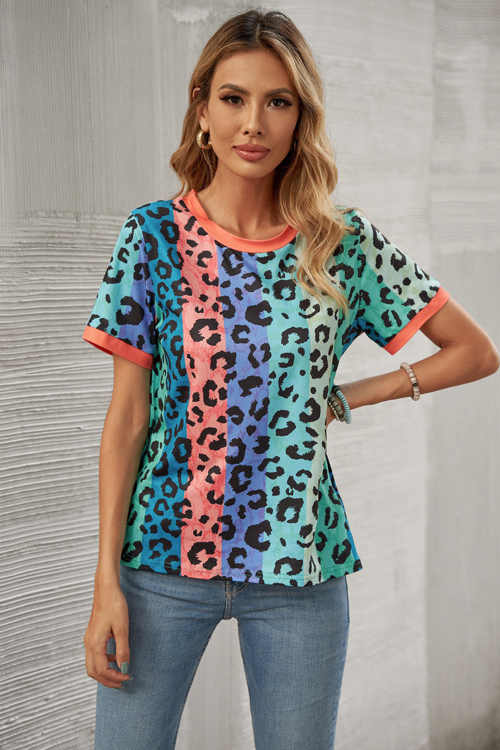 Višebojna osnovna leopard majica