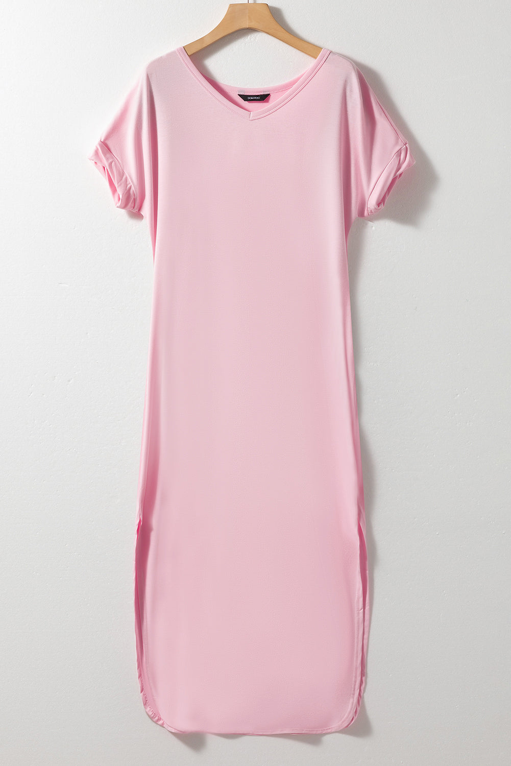 Rosa Maxi-T-Shirt-Kleid mit V-Ausschnitt und versteckten Taschenschlitzen