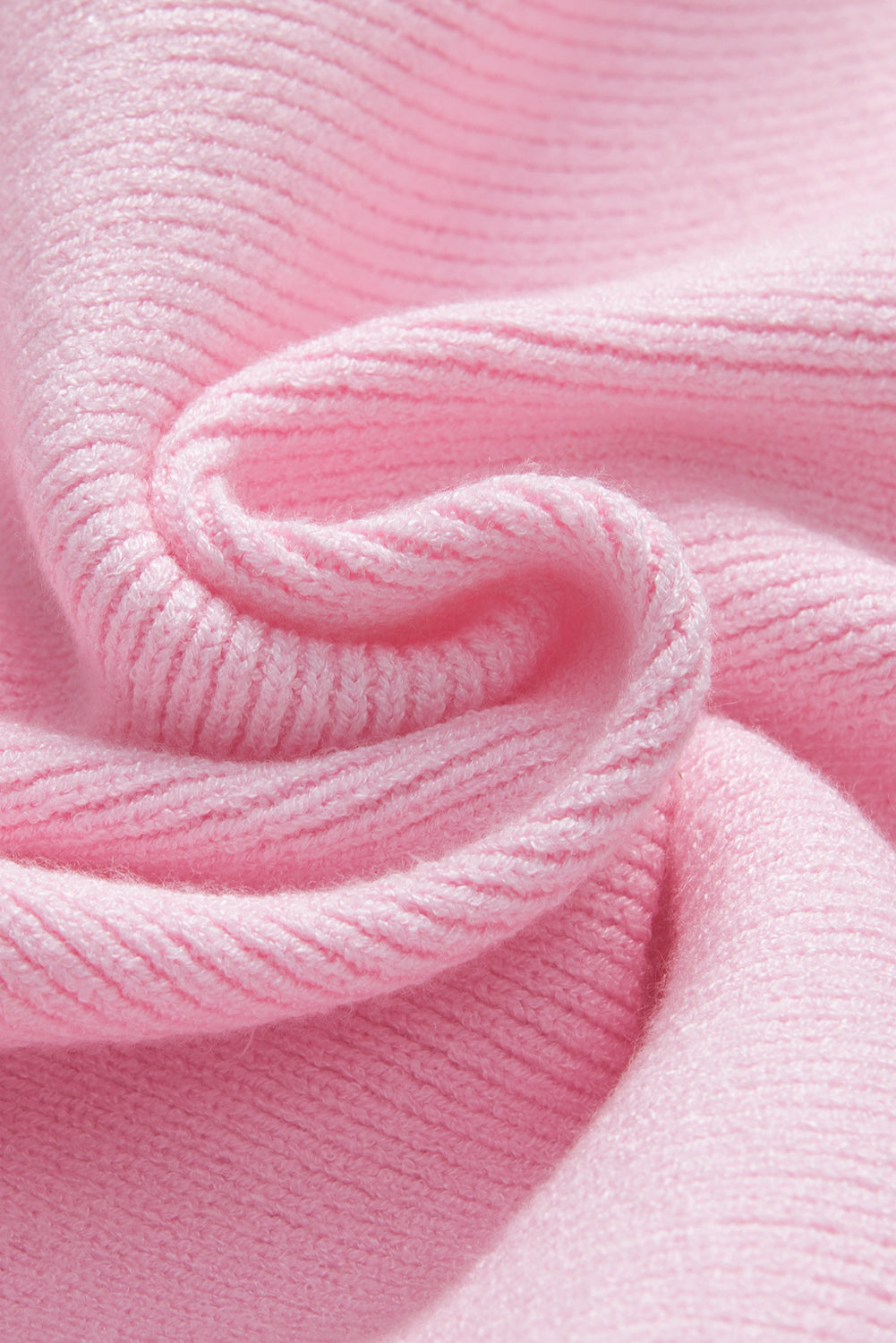 Pull en tricot côtelé rose à manches pailletées contrastées et col en V