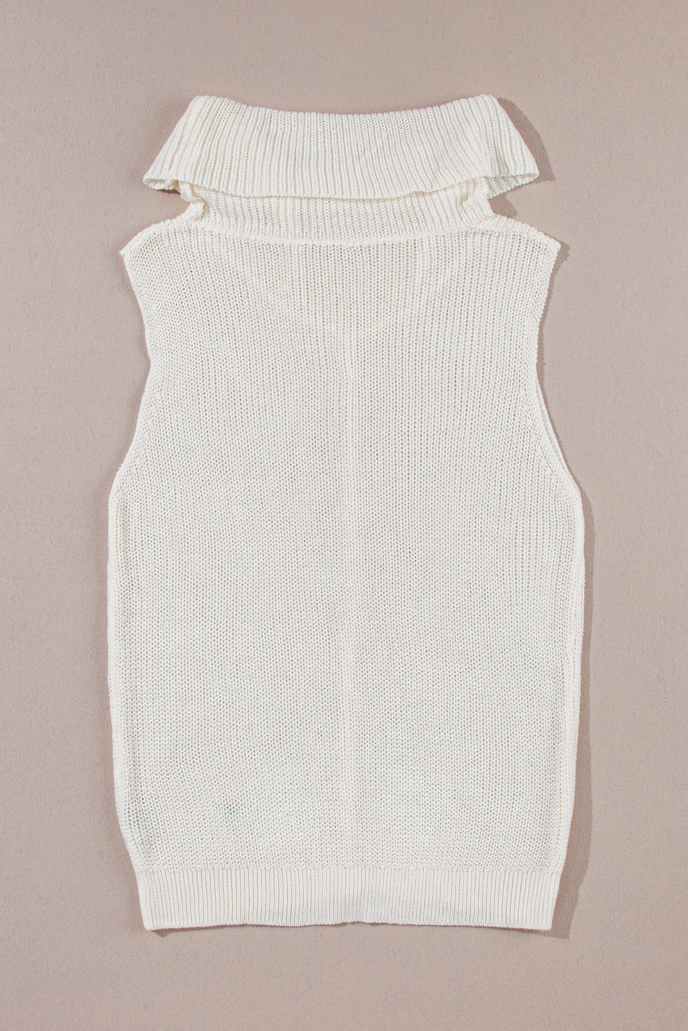 Gilet maglione bianco con collo ad anello e cucitura centrale