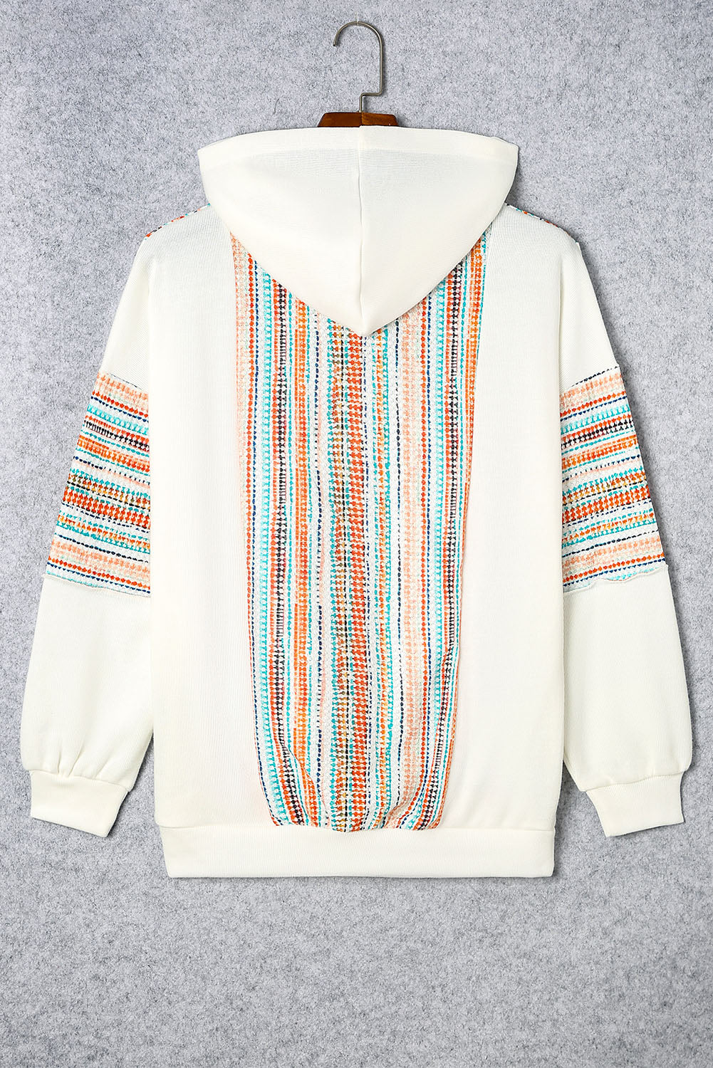 Večbarvni črtasti pleten pulover s kapuco v obliki patchwork z v-izrezom