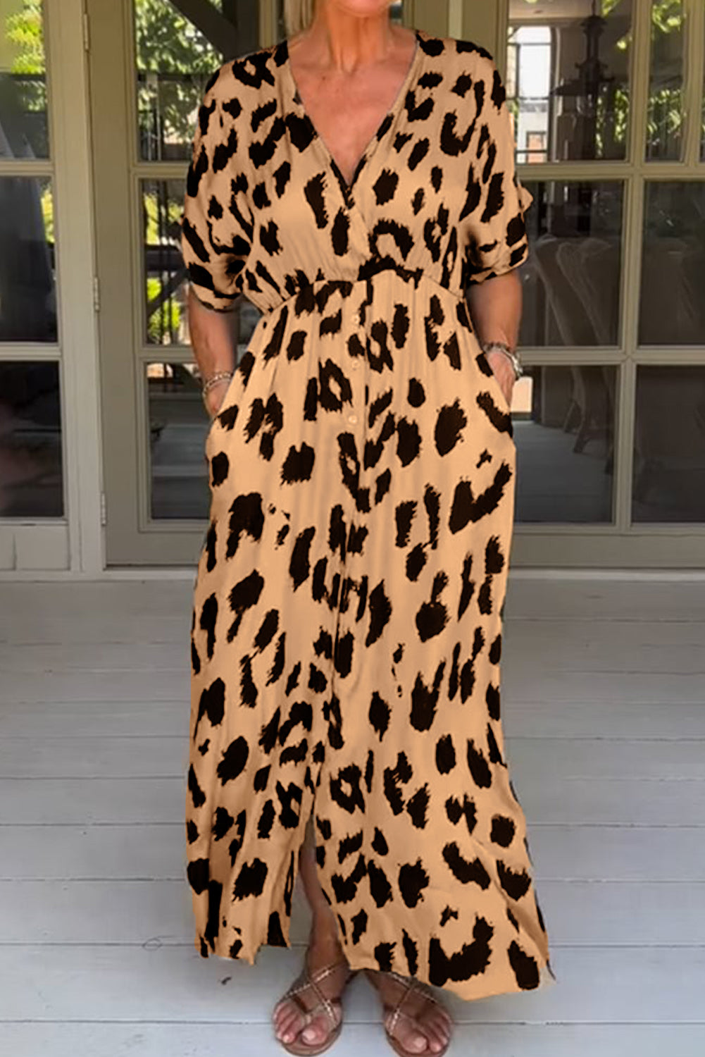 Kaki leopard obleka z v-izrezom in visokim pasom z gumbi plus