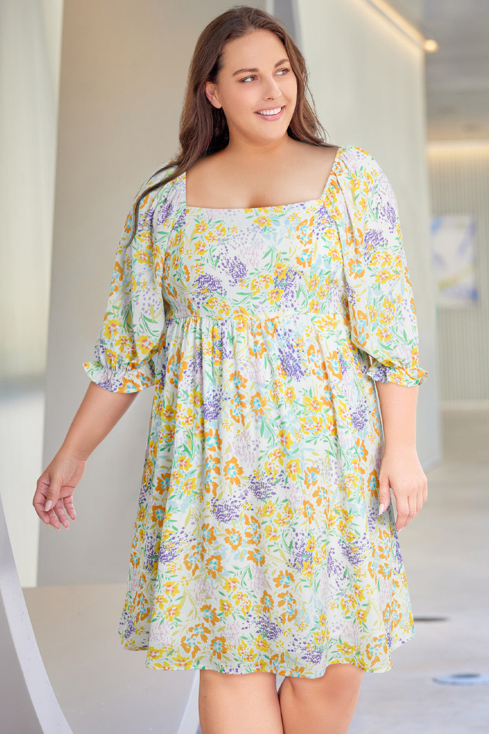 Mehrfarbiges Plus-Size-Babydoll-Kleid mit Blumendruck, Rüschen und Blasenärmeln