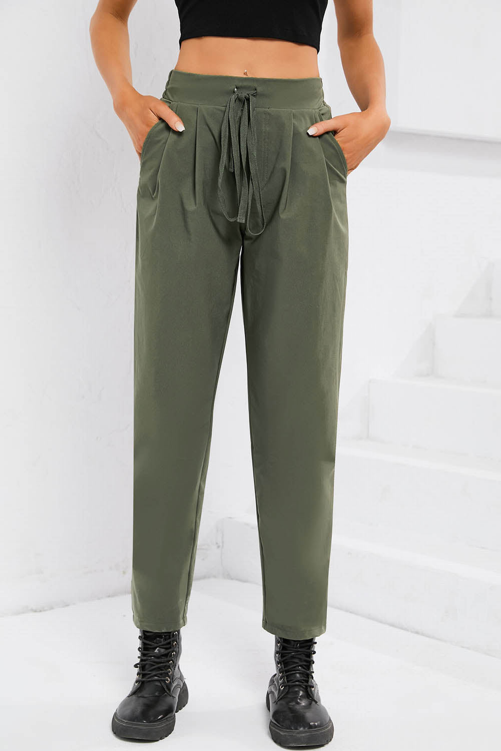 Pantalon décontracté vert à taille élastique avec cordon de serrage