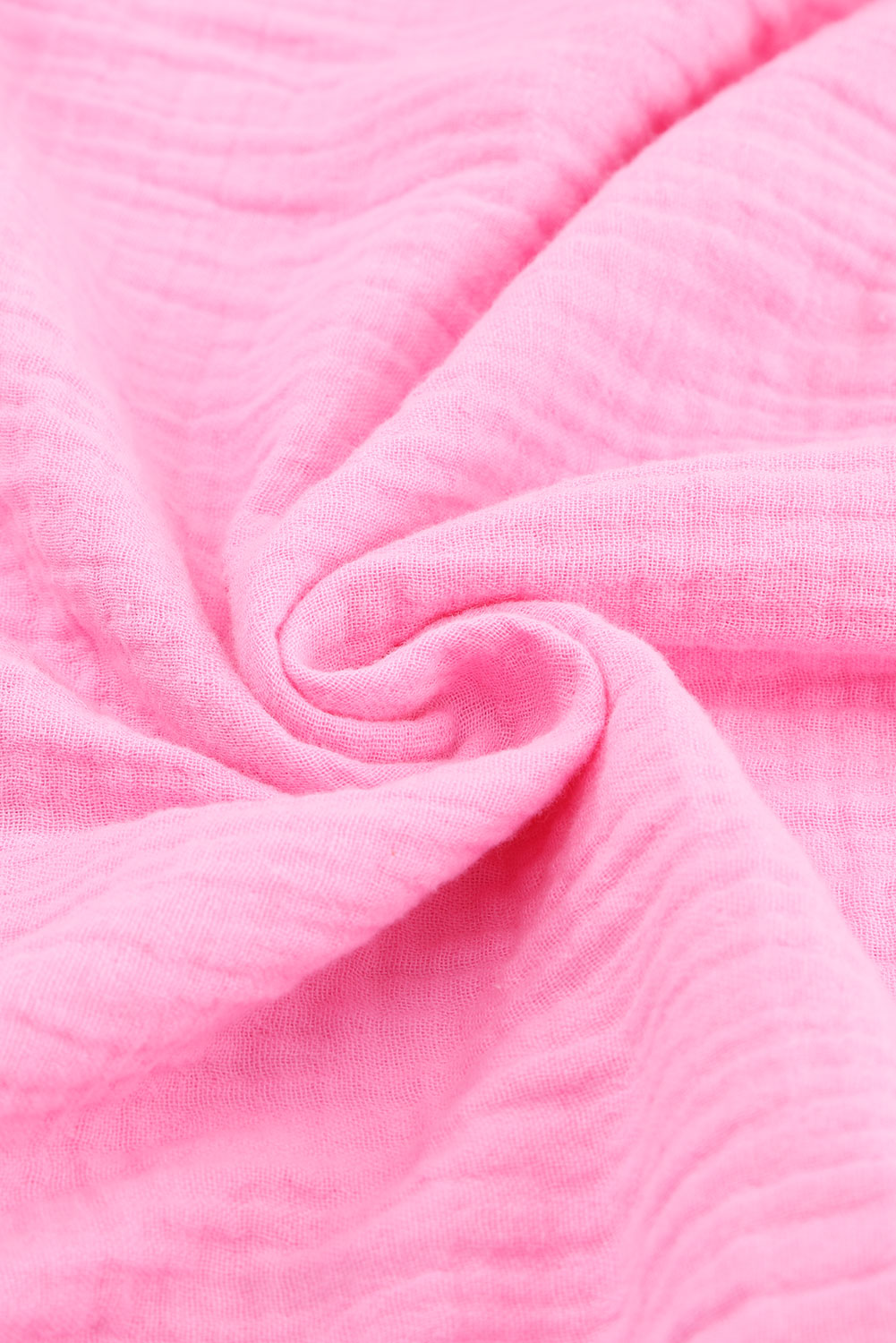 Ružičasta haljina s mjehurićastim rukavima s otvorenim ovratnikom