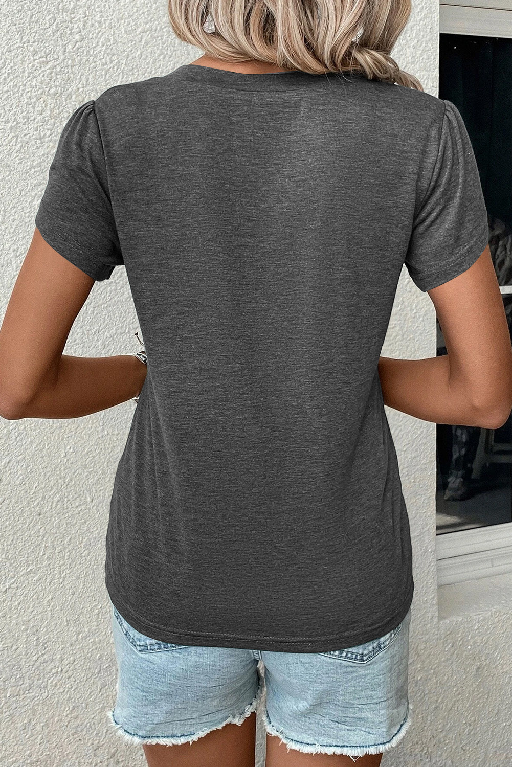 T-shirt à manches pétales et col en V, gris carbone