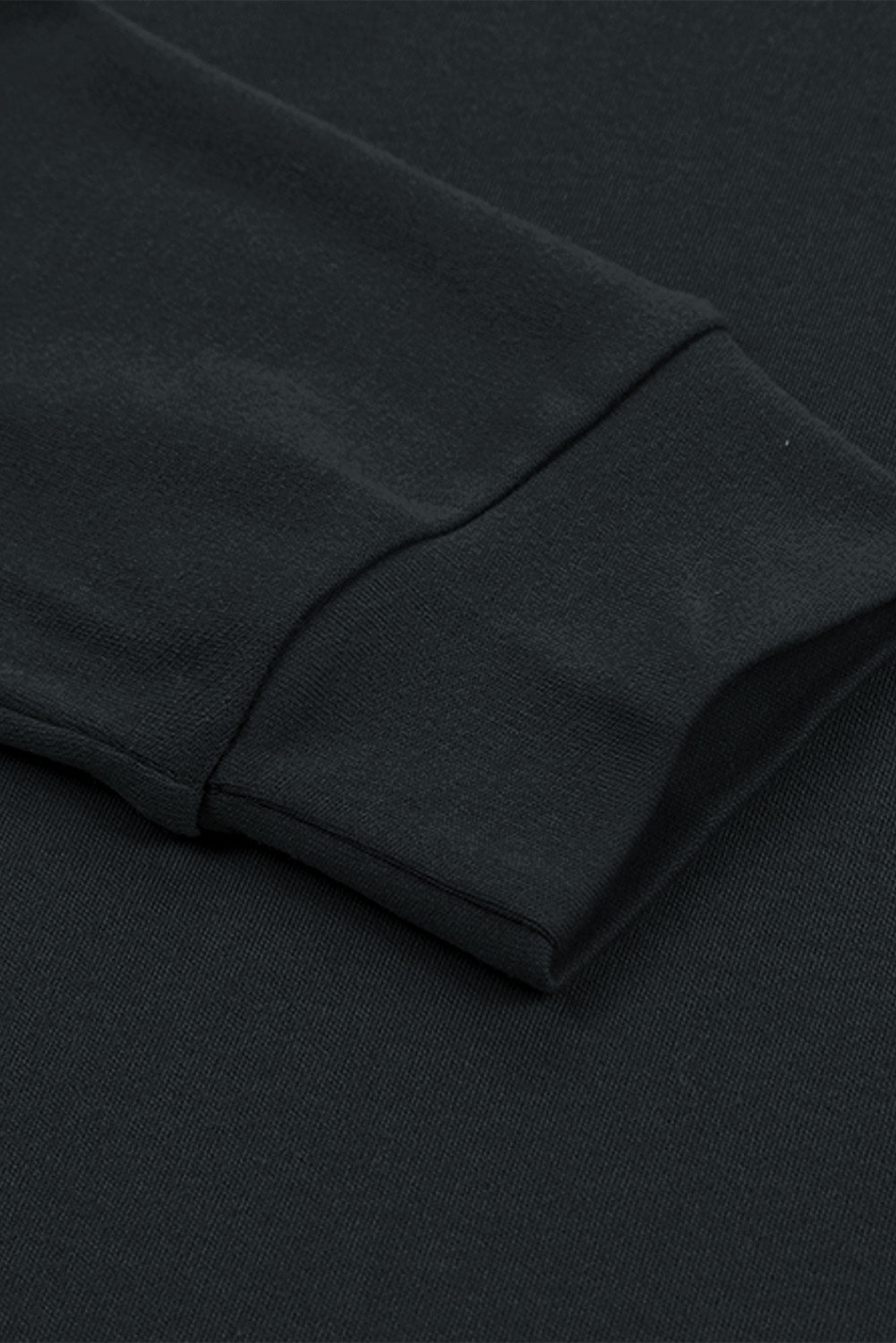 Črna majica z dolgimi rokavi z okroglim izrezom