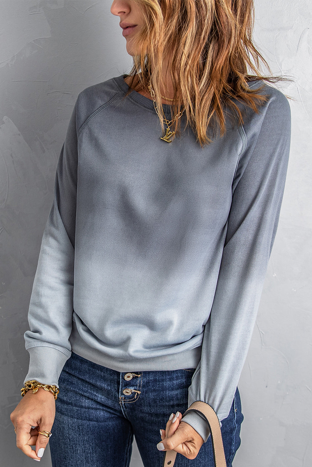 Siva puloverica z dolgimi rokavi in ​​okroglim izrezom Ombre