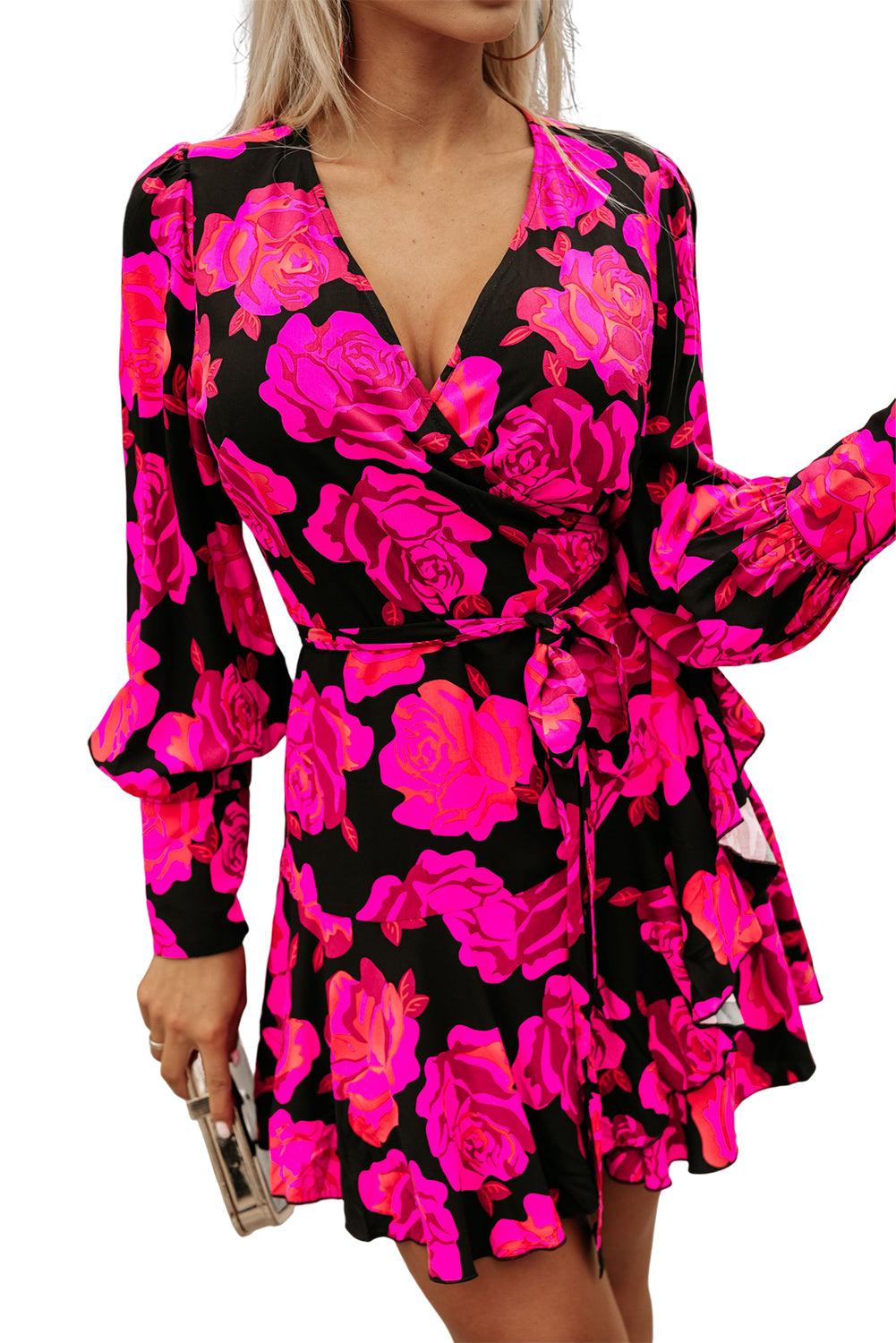 Mini haljina s ružičastim cvjetnim uzorkom s V izrezom i omotanim rukavima s volanima
