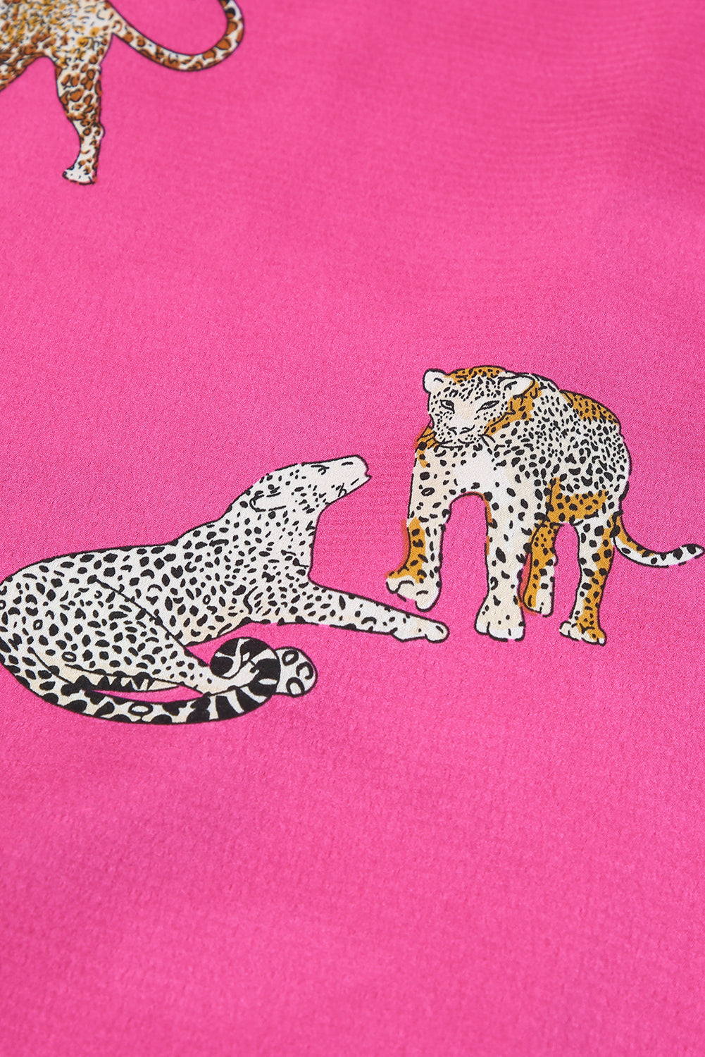 Rjavo oranžna satenasta srajca z živalskim potiskom v obliki geparda
