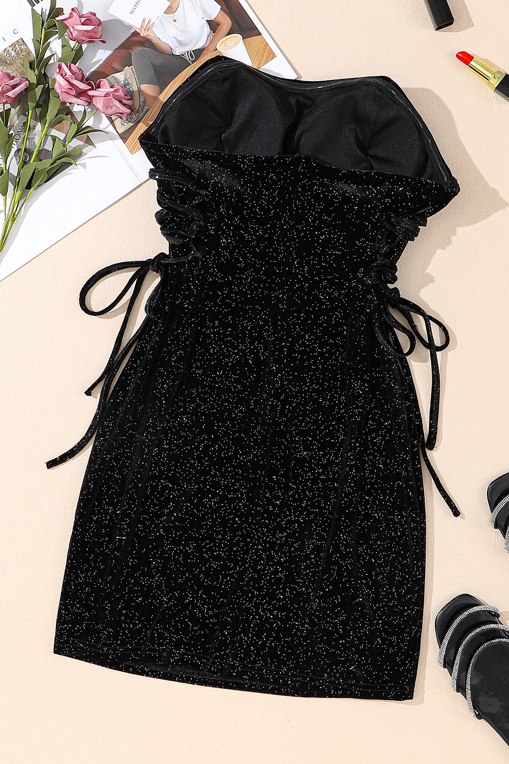 Crna baršunasta tubasta haljina sa šljokicama