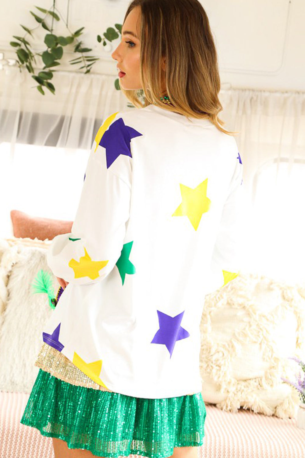 Bela majica z dolgimi rokavi s potiskom zvezd Mardi Gras