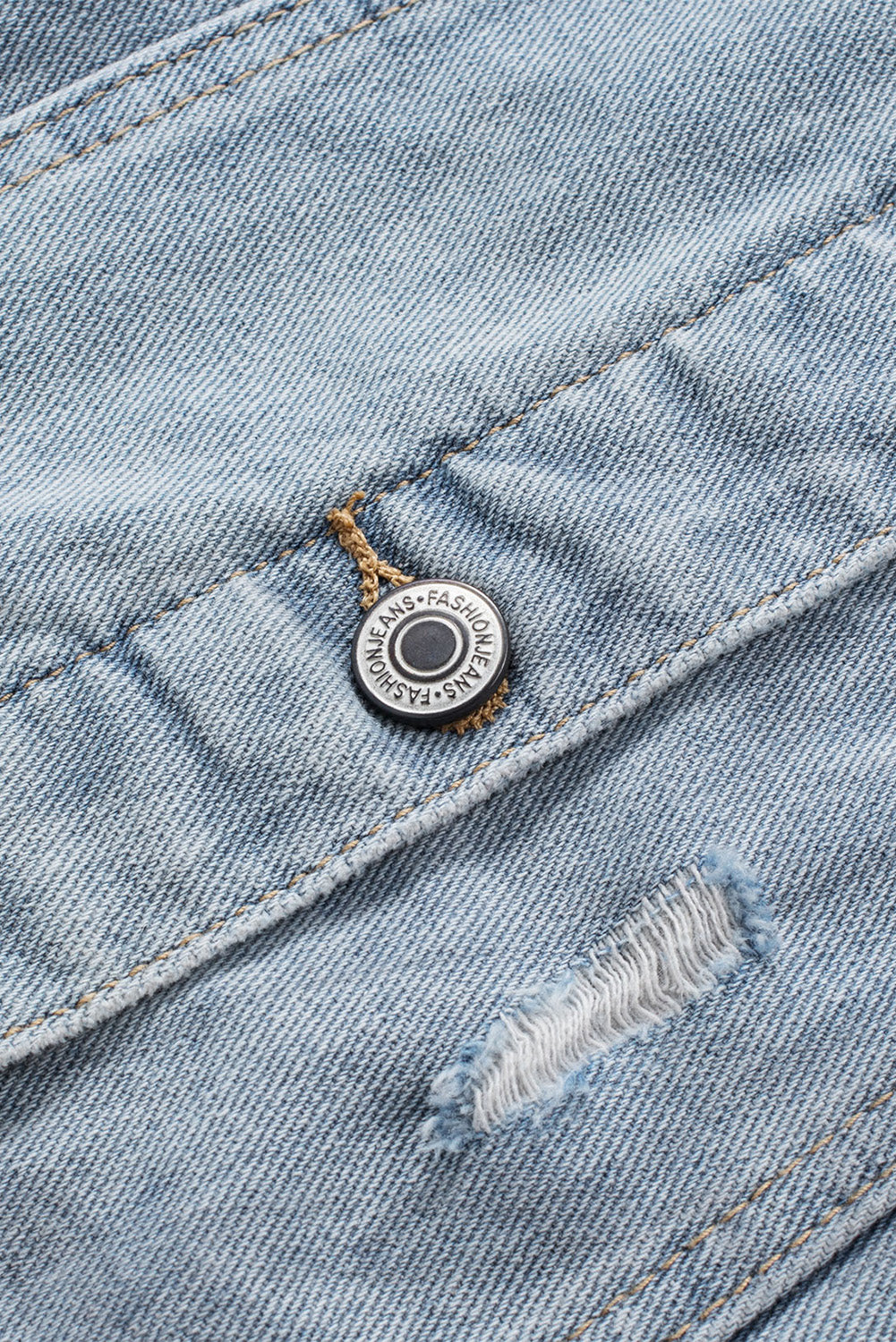 Himmelblaue, zerrissene Jeansjacke mit Knopfverschluss und Kapuze