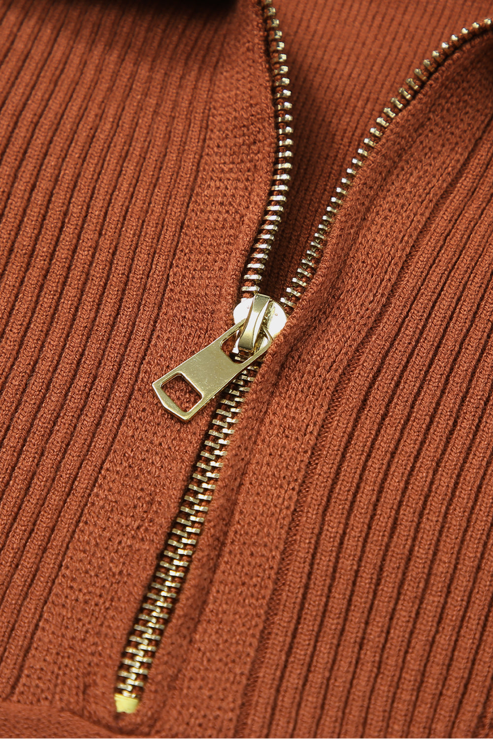 Maglione con colletto con zip taglie forti con finiture a coste marroni